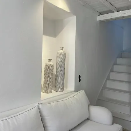 Raphael Living-venetia