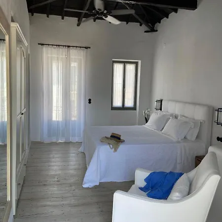 Raphael Living-venetia