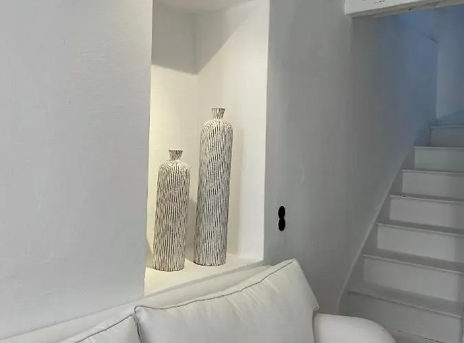 Raphael Living-venetia